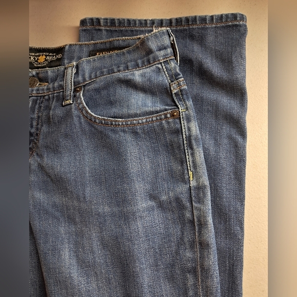 Lucky Brand Blue Jeans The Art Of The Blue Jean Size 6/28 - Picture 5 of 15